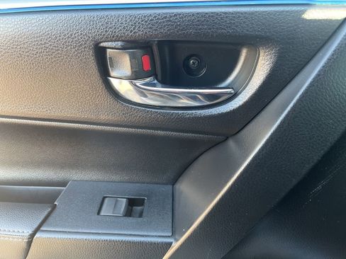 Used 2015 Toyota Corolla S image 53