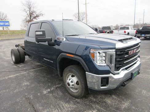 Used 2023 GMC Sierra 3500 Pro w/ Convenience Package image 7