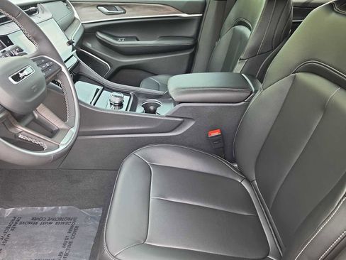 New 2026 Jeep Grand Cherokee Limited w/ Limited Altitude Package AWD/4WD image 41