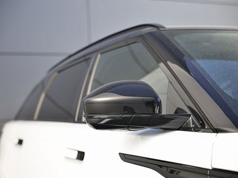 New 2026 Land Rover Range Rover Velar Dynamic SE image 11