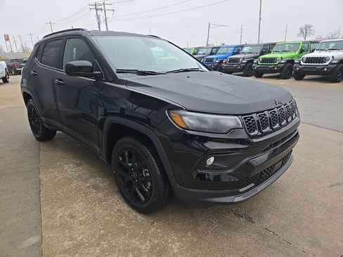 New 2026 Jeep Compass Latitude image 13