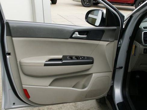 Used 2019 Kia Sportage LX w/ LX Popular Package image 11