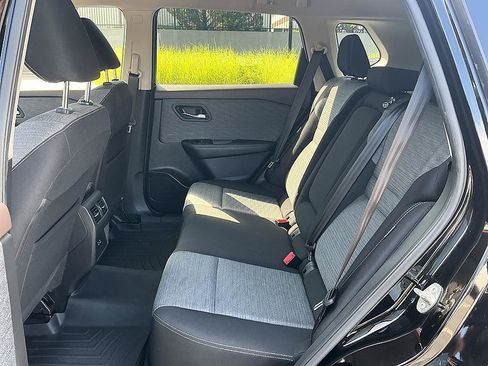 Certified 2021 Nissan Rogue SV FWD image 24