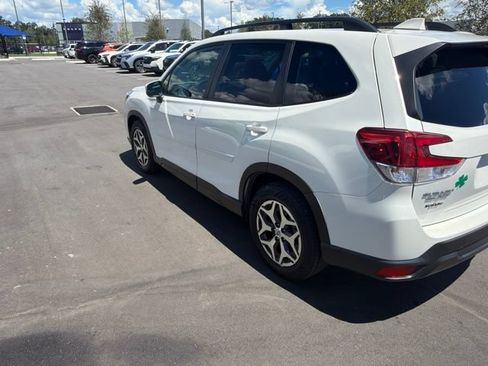 Used 2021 Subaru Forester Premium AWD/4WD image 5