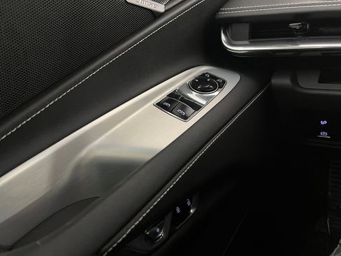 Used 2020 Chevrolet Corvette Stingray Coupe w/ Z51 Performance Package image 23