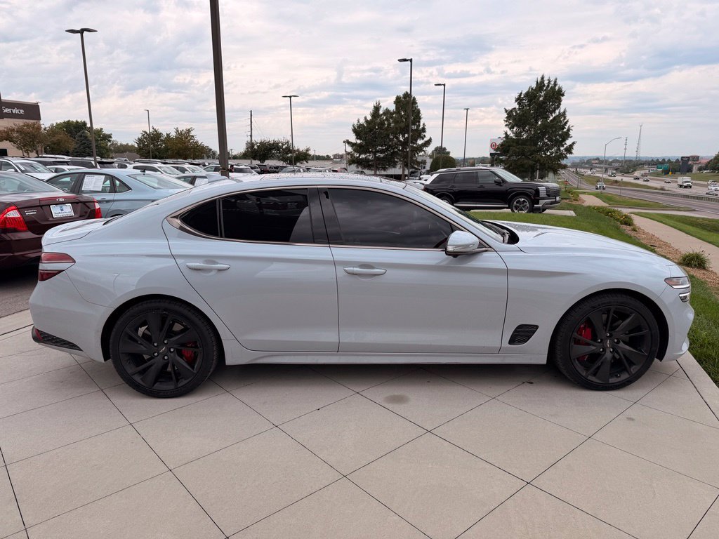 Used 2023 Genesis G70 3.3T w/ Sport Prestige Package RWD image 11