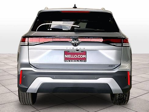 New 2026 Volkswagen Tiguan SE image 6