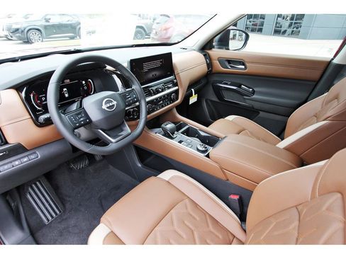 New 2026 Nissan Pathfinder Platinum AWD/4WD image 13