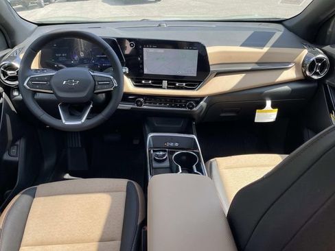 New 2026 Chevrolet Equinox ACTIV w/ Convenience Package III image 17