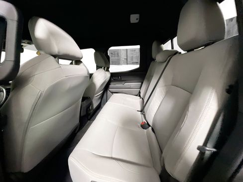 Used 2024 Toyota Tacoma SR5 w/ SR5 Upgrade Package image 29