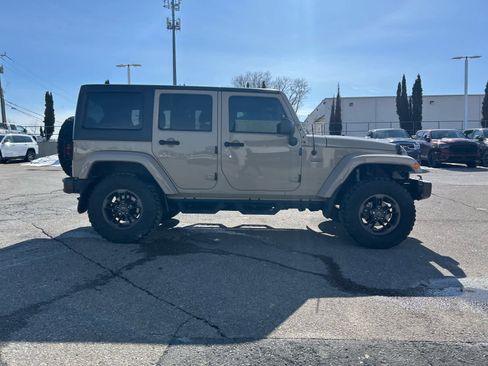 Certified 2016 Jeep Wrangler Unlimited Sahara image 15