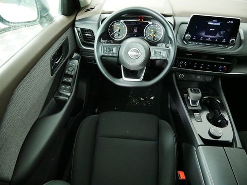 Used 2023 Nissan Rogue S image 17