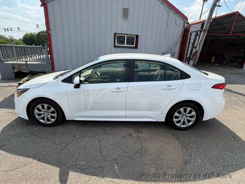 Used 2021 Toyota Corolla LE FWD image 8