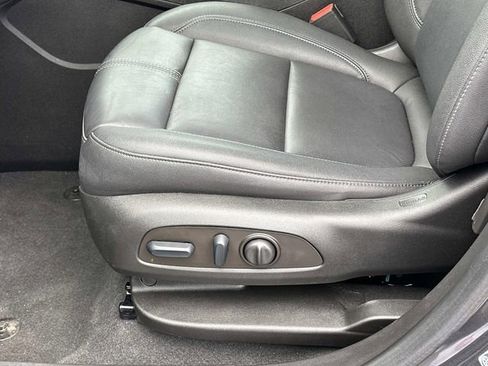 Used 2022 Chevrolet Blazer LT image 50