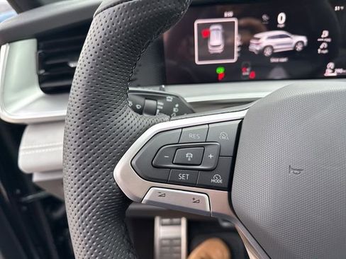 New 2026 Volkswagen Tiguan SE R-Line image 35