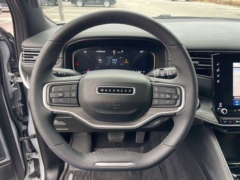 Used 2024 Jeep Wagoneer Series II image 16