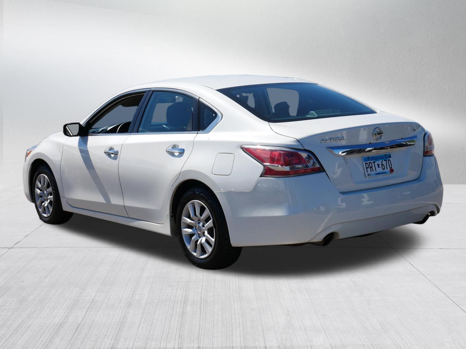 Used 2015 Nissan Altima 2.5 S FWD image 5