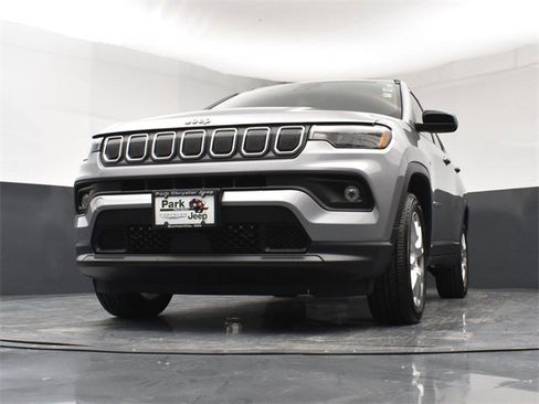 Used 2022 Jeep Compass Latitude image 20