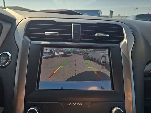 Used 2019 Ford Fusion SE AWD/4WD image 16