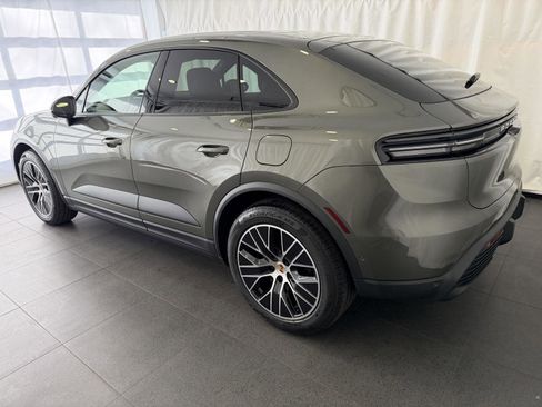 New 2026 Porsche Macan 4 Electric image 3