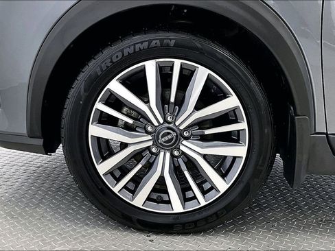 Used 2023 Nissan Kicks SV FWD image 8