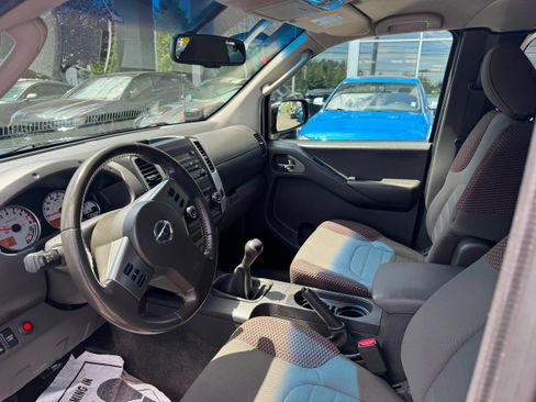 Used 2011 Nissan Frontier PRO-4X AWD/4WD image 9