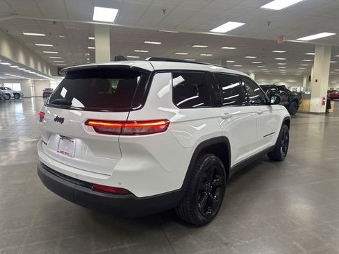 Used 2023 Jeep Grand Cherokee L Laredo AWD/4WD image 7