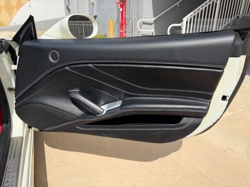 Used 2015 Ferrari California T RWD image 19