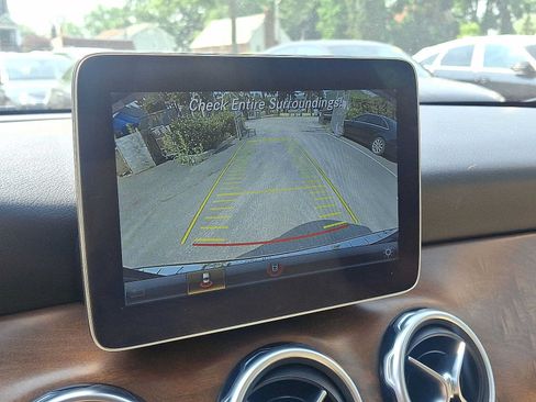 Used 2018 Mercedes-Benz GLA 250 4MATIC image 17