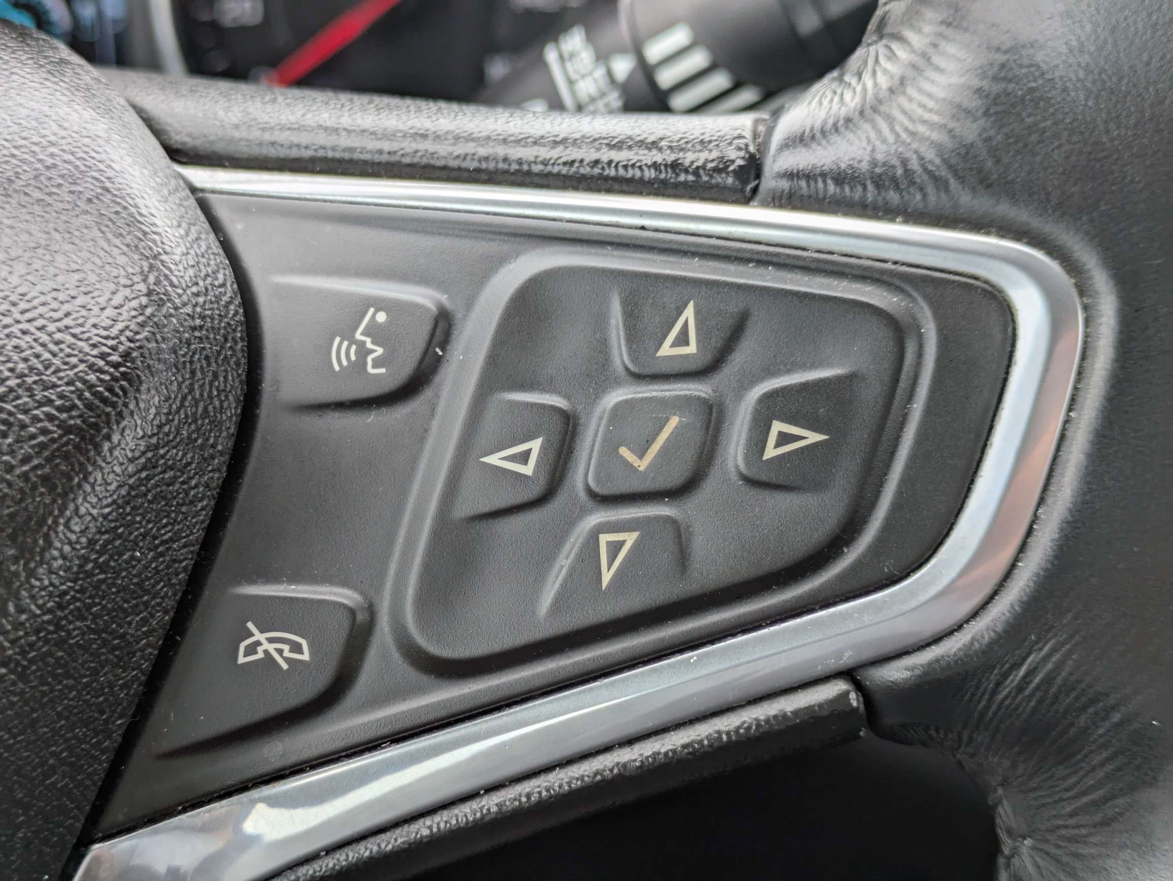 Used 2018 Chevrolet Malibu LT FWD image 25