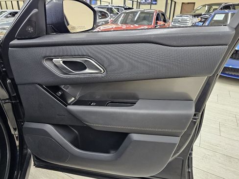 Used 2018 Land Rover Range Rover Velar AWD/4WD image 37