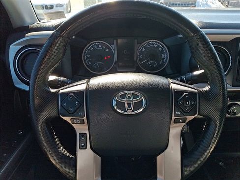 Used 2016 Toyota Tacoma SR5 w/ SR5 Appearance Package (SN) image 19