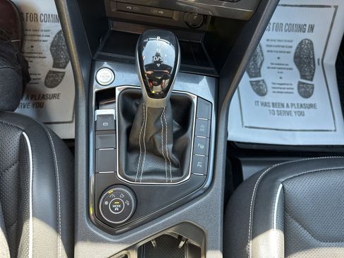 Certified 2023 Volkswagen Tiguan SEL R-Line image 66