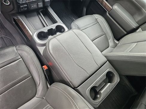 Used 2023 GMC Sierra 2500 Denali w/ Denali Ultimate Package image 23