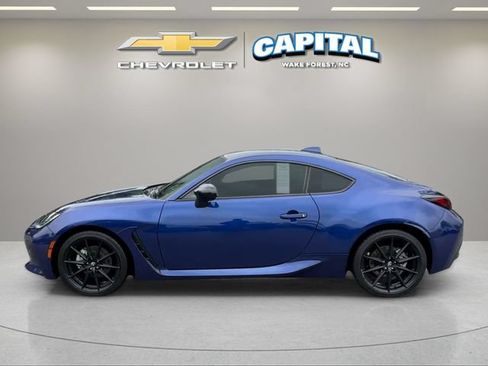 Used 2023 Toyota GR86 Premium RWD image 3