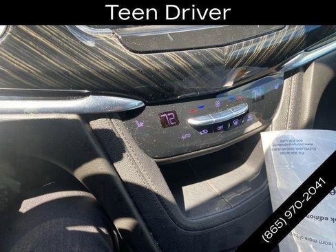 Used 2020 Cadillac XT6 Premium Luxury image 35