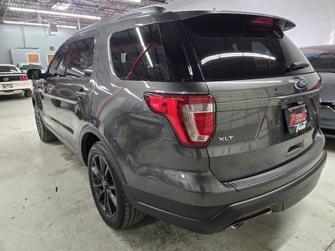 Used 2018 Ford Explorer XLT w/ Equipment Group 202A FWD image 6