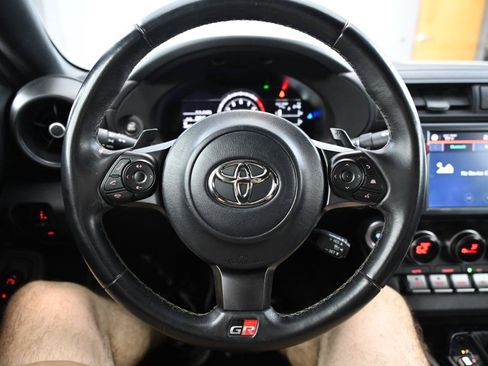 Used 2022 Toyota GR86 RWD image 24