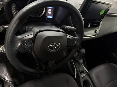 Used 2022 Toyota Corolla LE FWD image 17