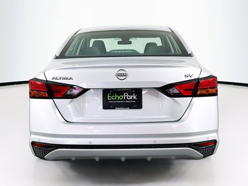Used 2024 Nissan Altima 2.5 SV image 7