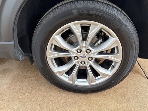 Used 2023 Ford Explorer XLT w/ Equipment Group 202A image 12