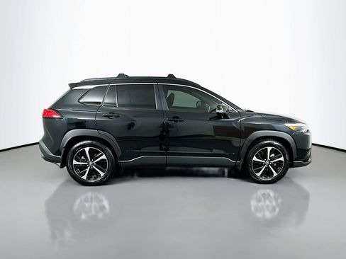 Used 2025 Toyota Corolla Cross XSE image 4
