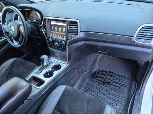 Used 2018 Jeep Grand Cherokee Altitude AWD/4WD image 19
