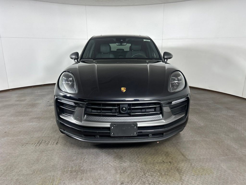 Certified 2026 Porsche Macan Turbo AWD/4WD image 8