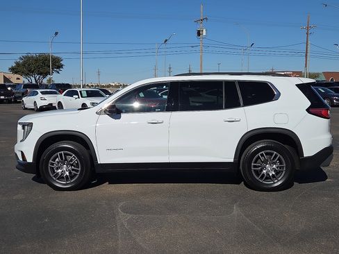 Used 2025 GMC Acadia Elevation image 2