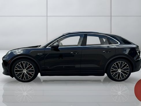 Used 2025 Porsche Macan 4S Electric AWD/4WD image 3