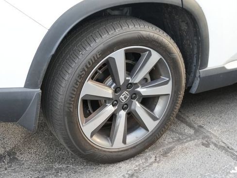 Used 2025 Honda Pilot Elite image 8