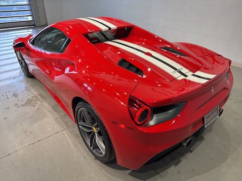 Used 2018 Ferrari 488 Spider image 11