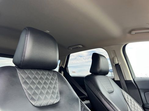 Used 2024 Ford Edge Titanium image 17