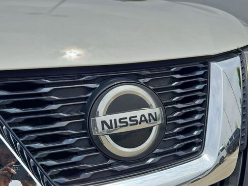 Used 2019 Nissan Rogue S AWD/4WD image 10